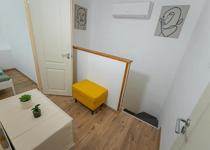 Lejlighed 2 Bedroom In The Dob Street, Emerald