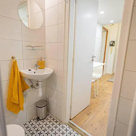 2 Bedroom In The Dob Street, Emerald Apartment