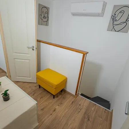 Apartment 2 Bedroom In The Dob Street, Emerald