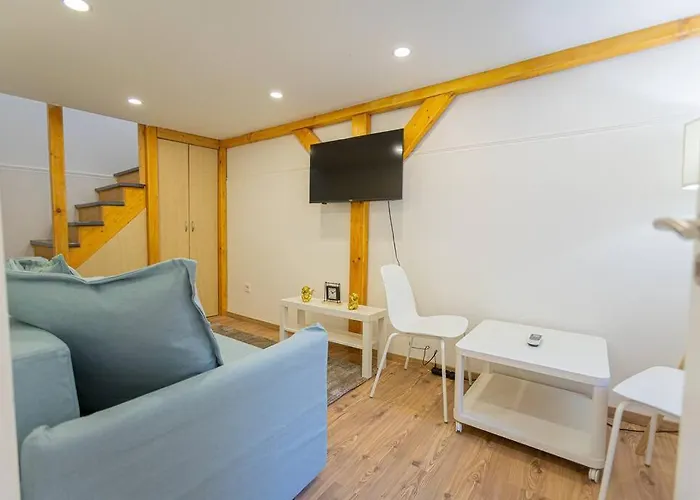 2 Bedroom In The Dob Street, Emerald *