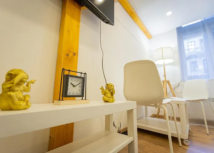 2 Bedroom In The Dob Street, Emerald *