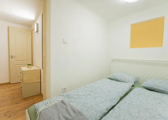 2 Bedroom In The Dob Street, Emerald Daire *